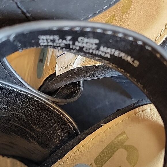 REPORT CUTOUT DESIGN DETAILS PEEP TOE ANKLE STRAP GOLD BUCKLE SANDAL - Picture 7 of 14